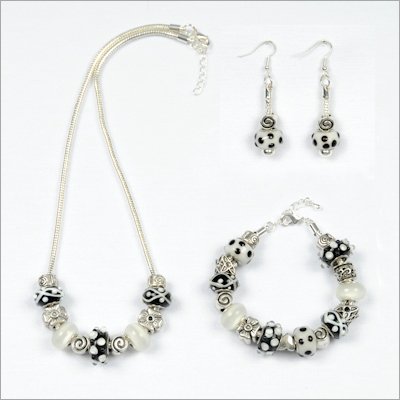 Ebony and Ivory 3 Piece Set