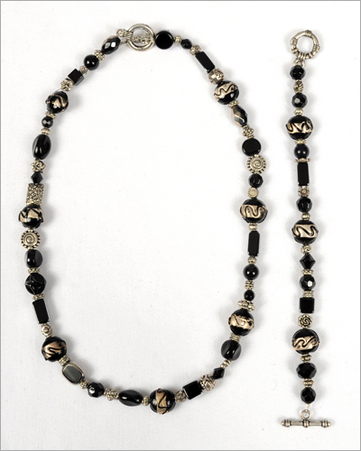 Beaded_Jewelry__Black_and_Silver_One_of_a_Kind_Beaded_Set[1]