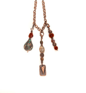 3 Pendant Patina, Cooper & Brown Dangling Heart Necklace